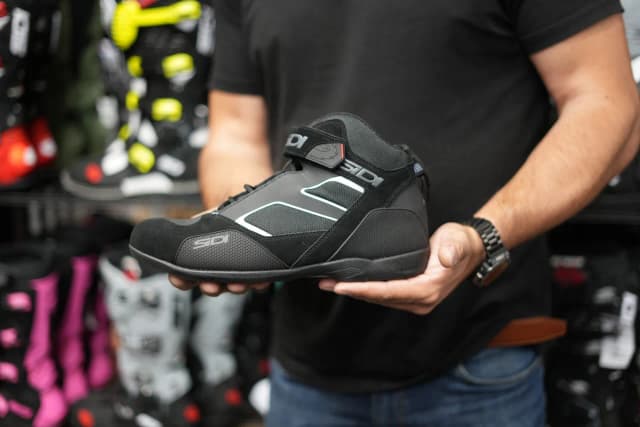Jakie buty motocyklowe turystyczne zapewnią bezpieczeństwo i komfort?