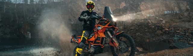 Jaki olej do amortyzatorów motocyklowych? Wybierz najlepszy dla swojego sprzętu