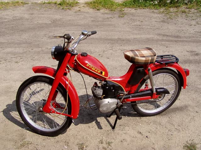 Czy motorower jest pojazdem silnikowym? Sprawdź, co mówi prawo